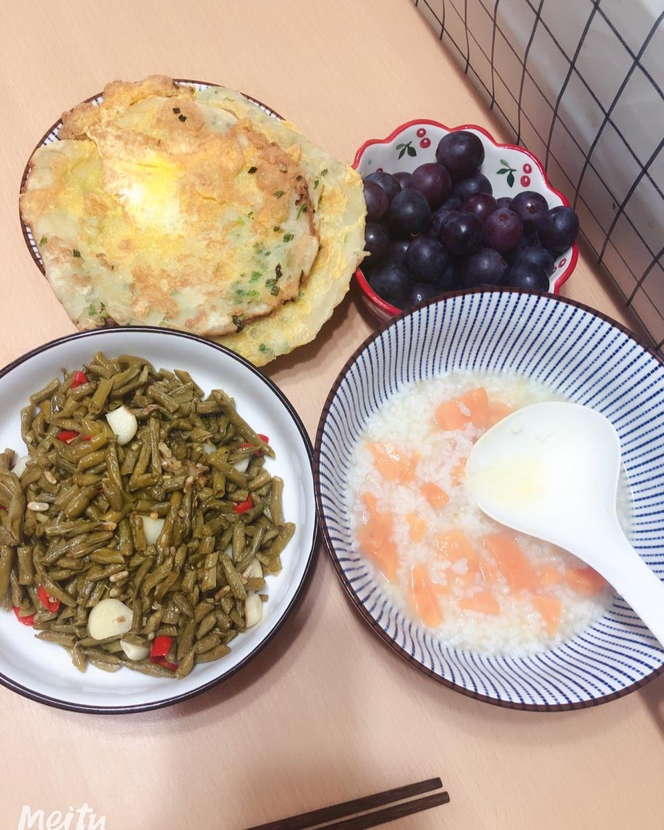鸡蛋葱油饼                  （更新饼坯保存方法）