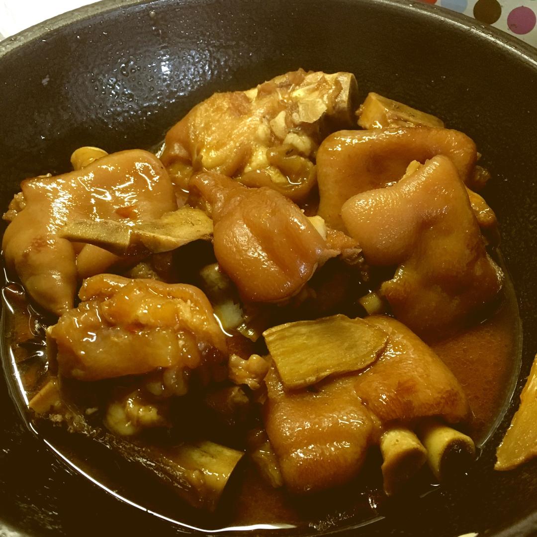 美味的家常菜：红烧猪蹄