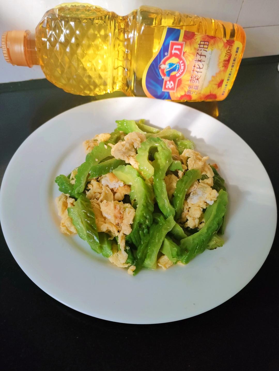苦瓜炒鸡蛋