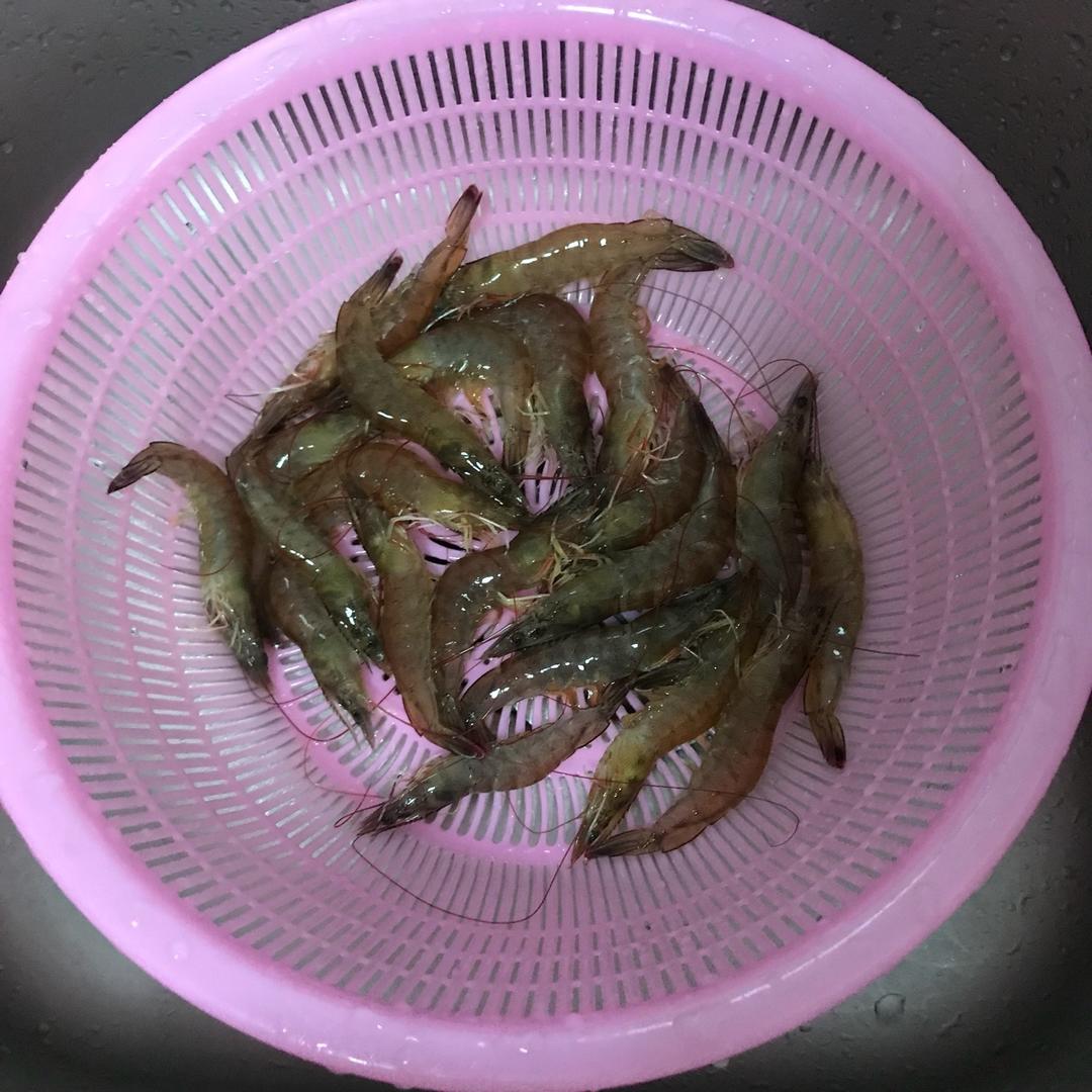 抱蛋凤尾虾
