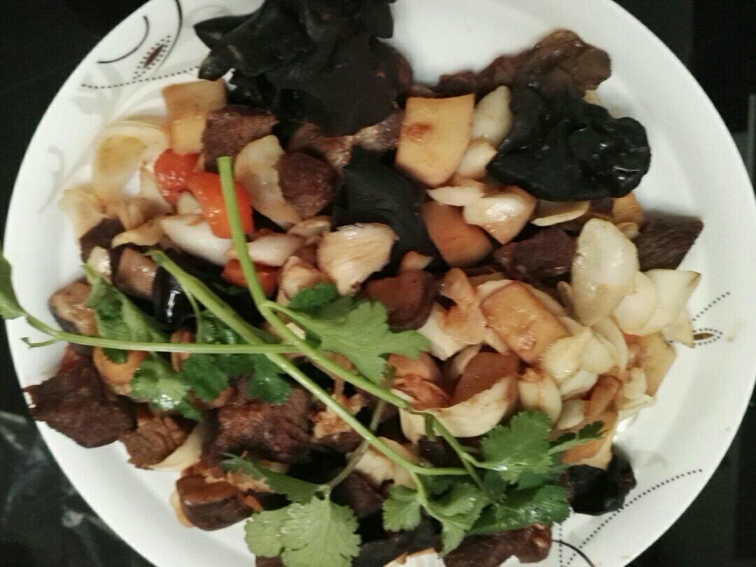 黑椒杏鲍菇牛肉粒