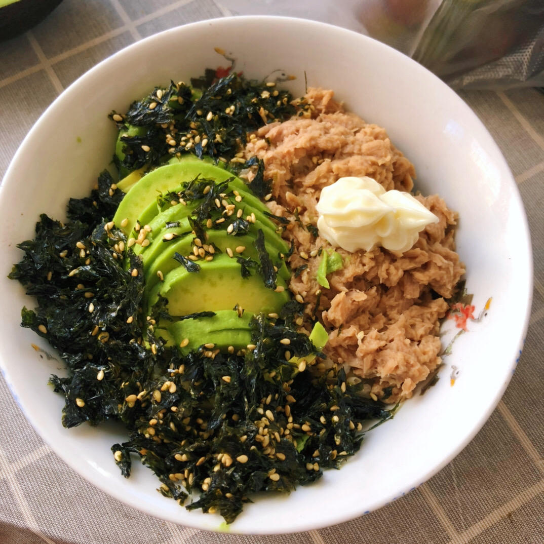 三文鱼牛油果拌饭