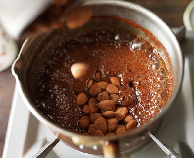 黄油肉桂糖霜杏仁的做法