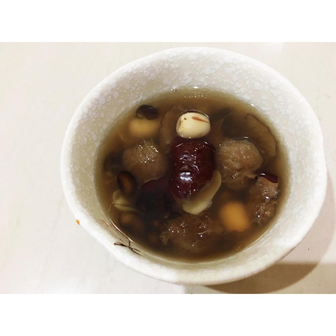 黑豆红枣甜汤