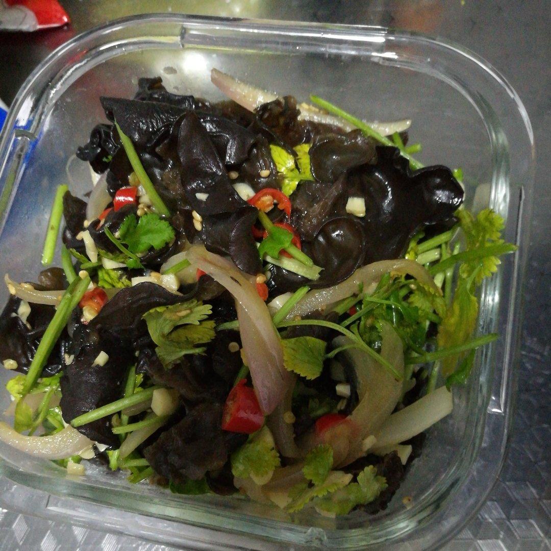 凉拌胡萝卜黑木耳