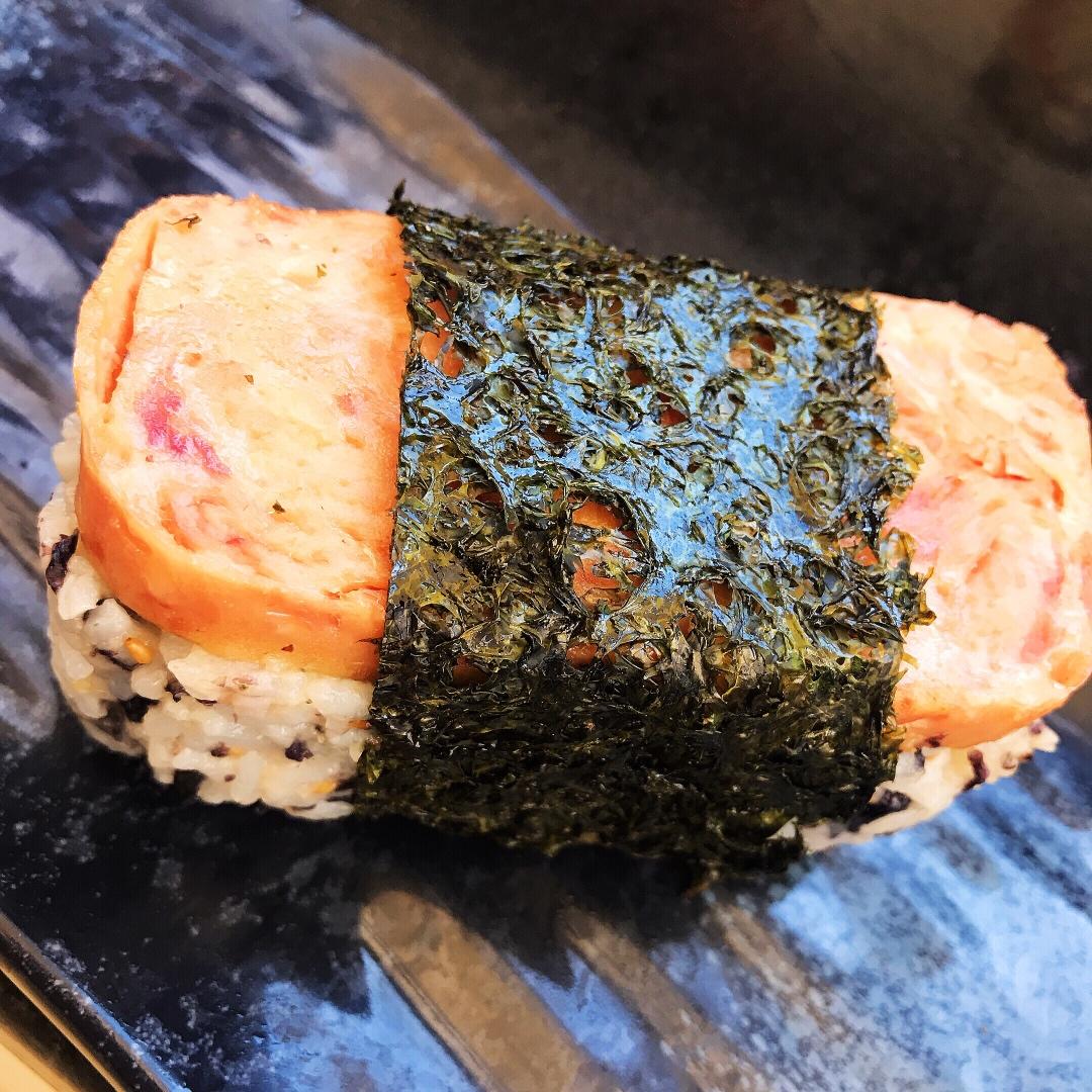 超厚超满足的午餐肉饭团