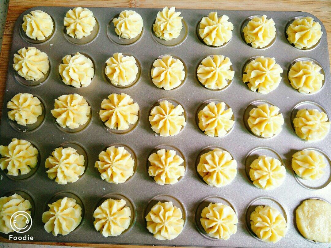 被业界猜了很久的网红牛油小花曲奇配方，酥的掉渣