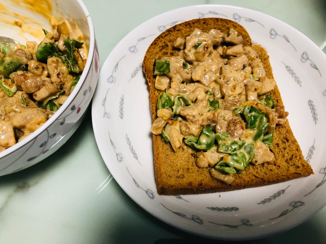 意式鸡肉茄丁三明治