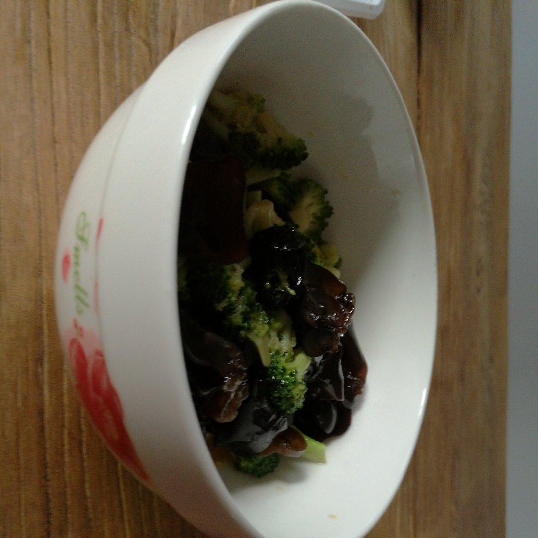 蚝油西兰花木耳