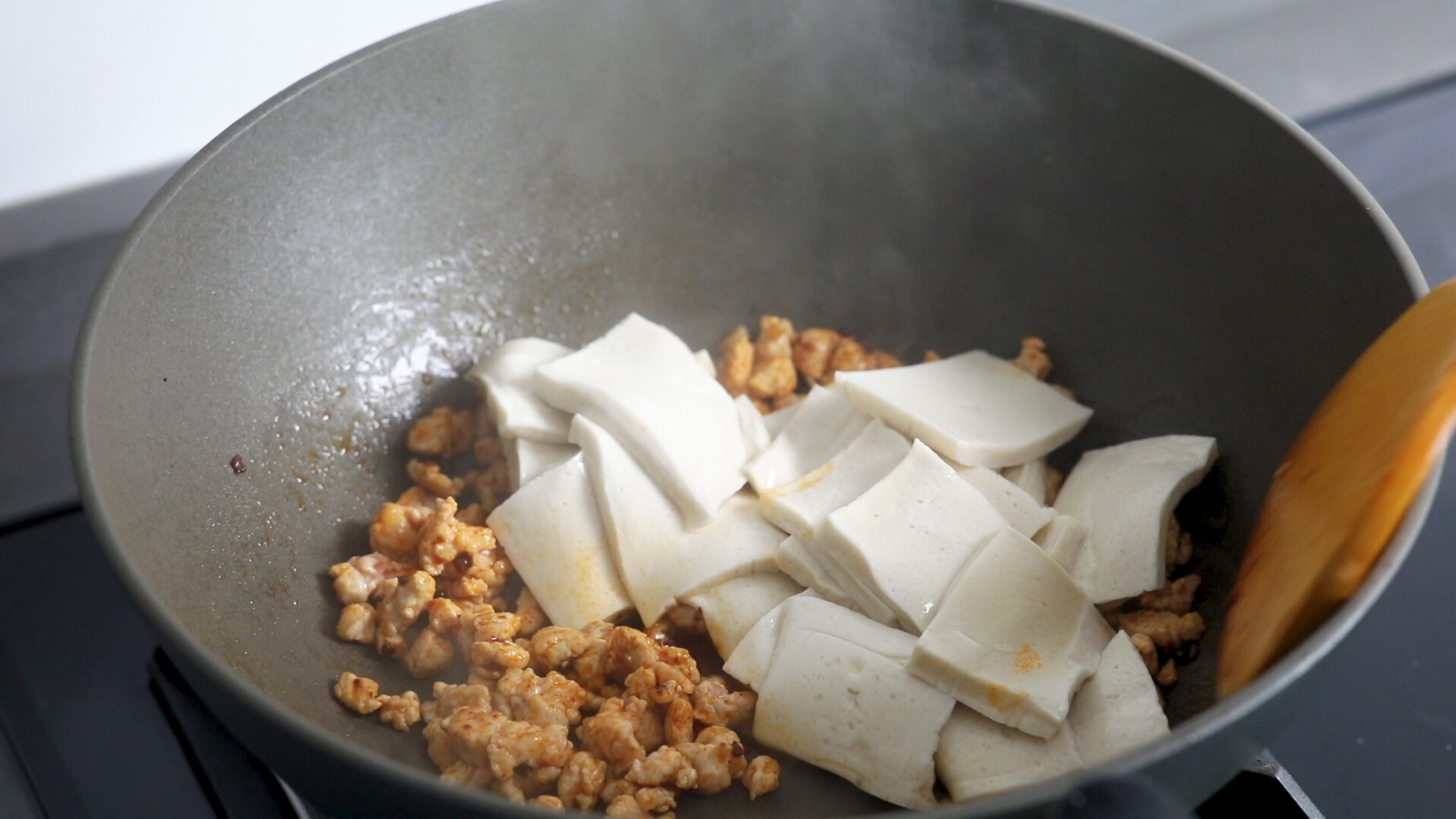 超下饭的孜然肉沫豆腐 ～在家吃到烧烤味～的做法 步骤9
