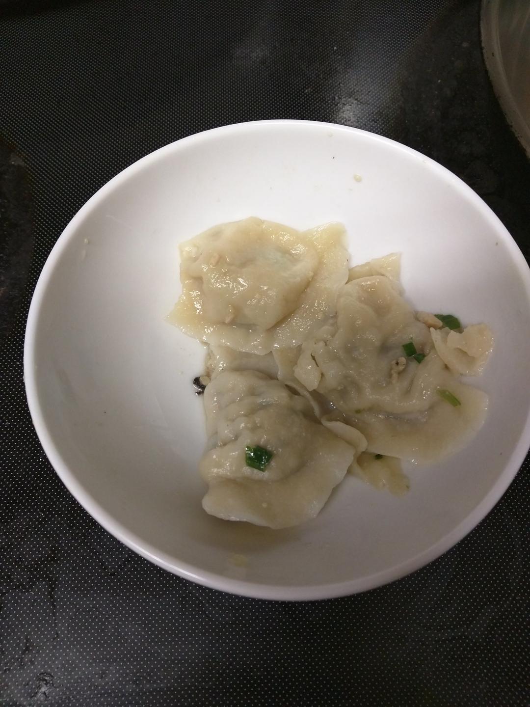 鲜掉眉毛的 三鲜水饺~