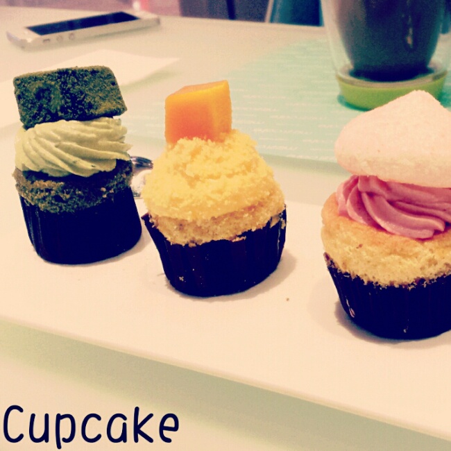 古典巧克力cupcake配马斯卡彭奶油霜