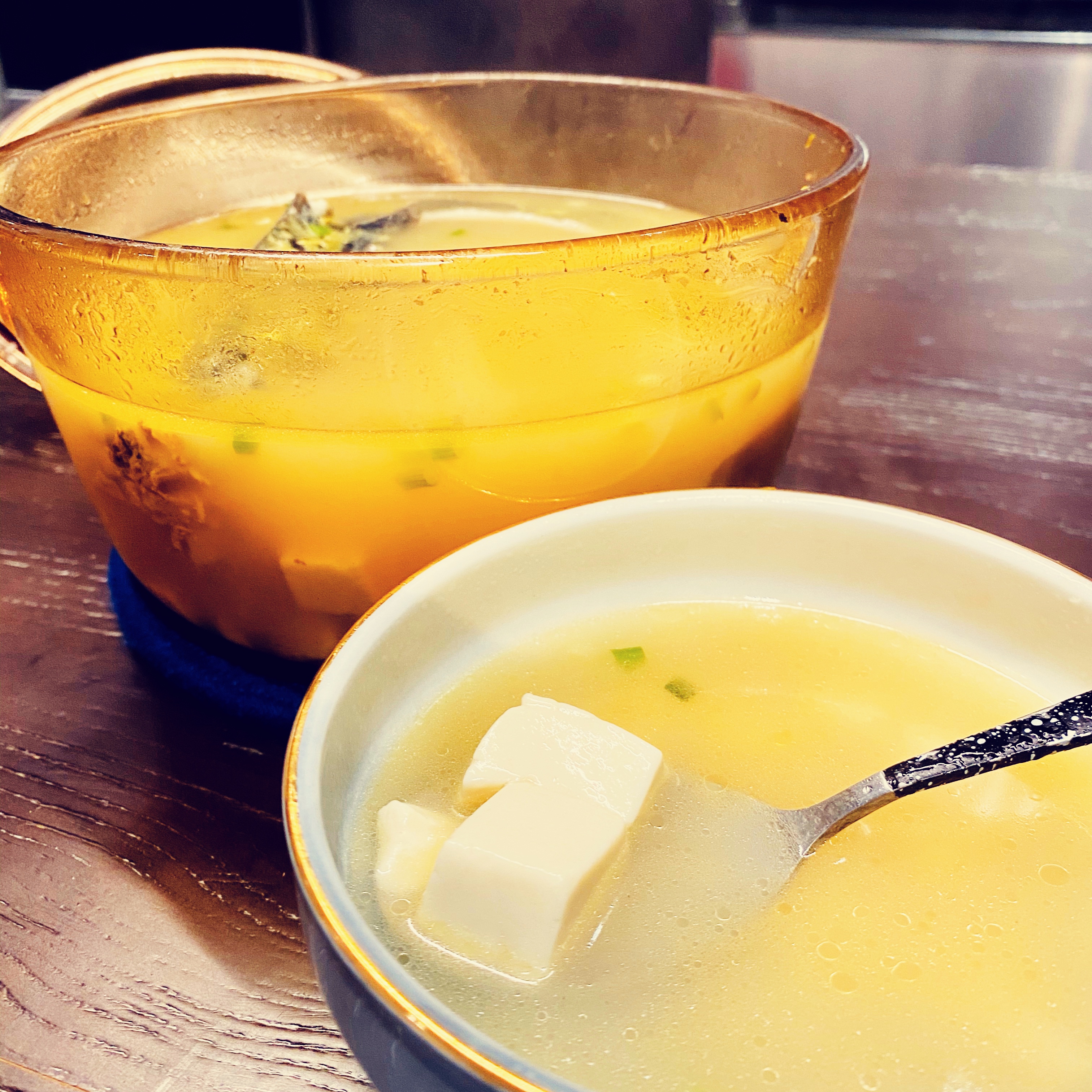 汤白油黄的昂刺鱼豆腐汤（内附豆腐完美脱“外套”教程）的做法 步骤23