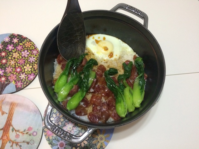广式腊味煲仔饭