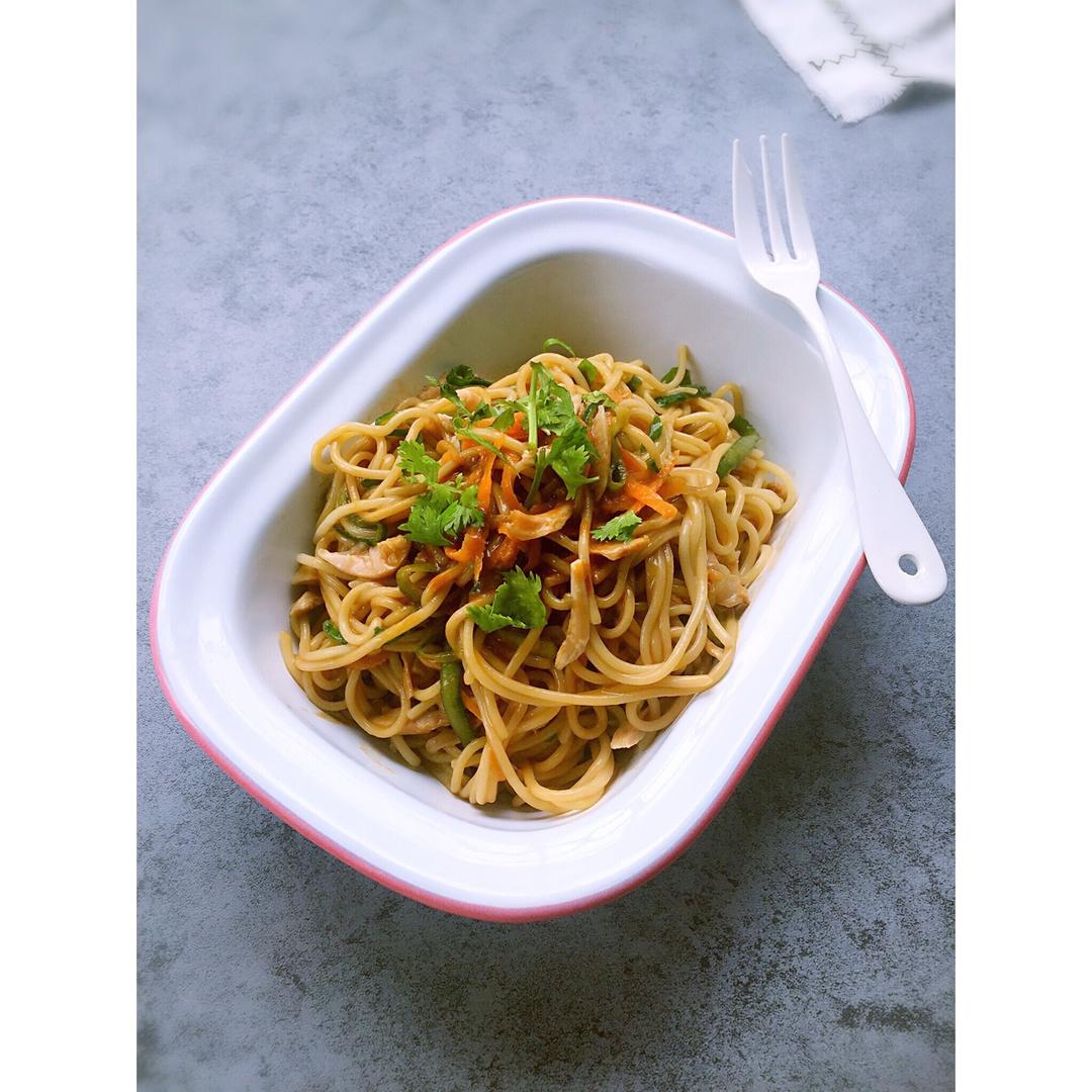鸡丝凉面