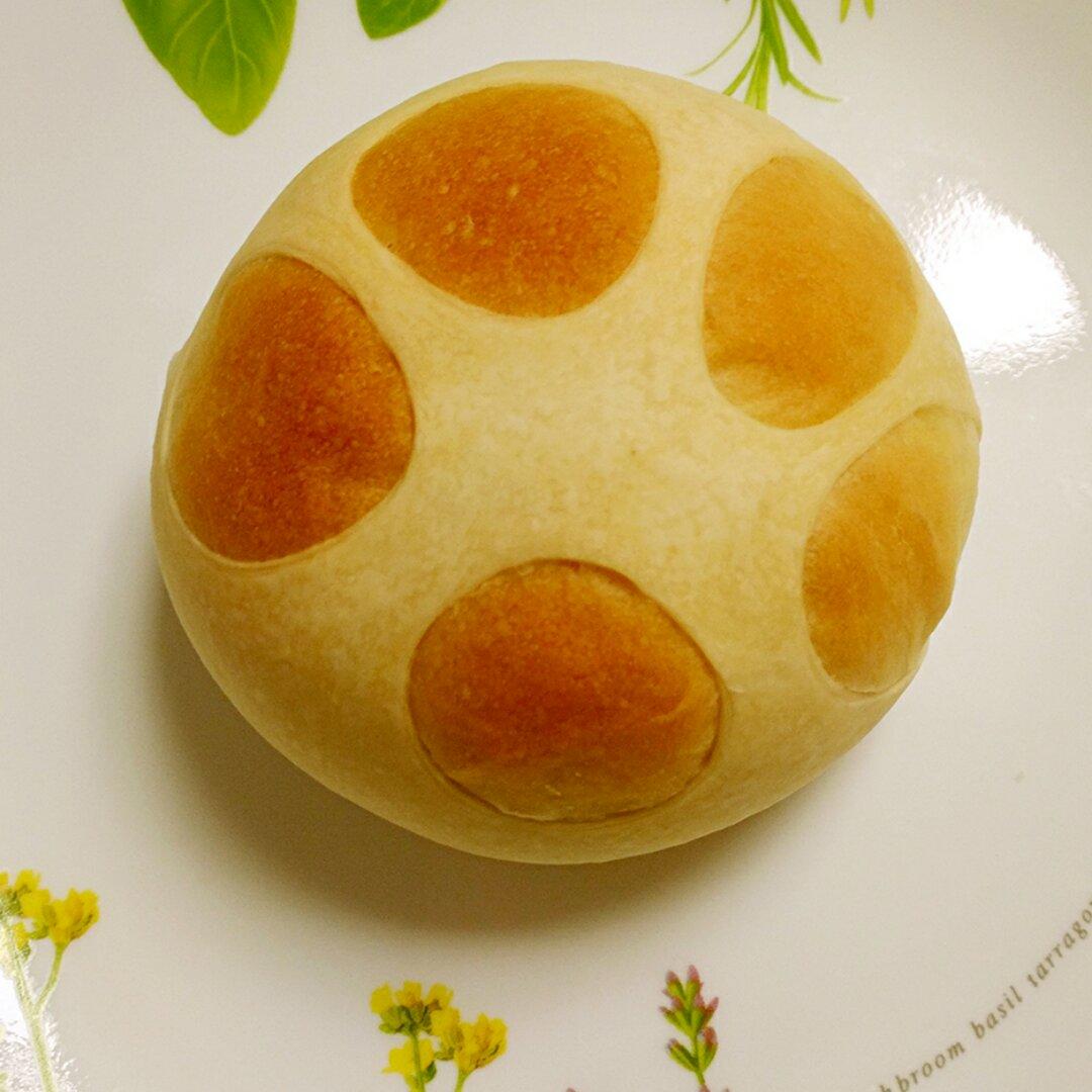 猫爪椰蓉面包——欧克皮的简单装饰