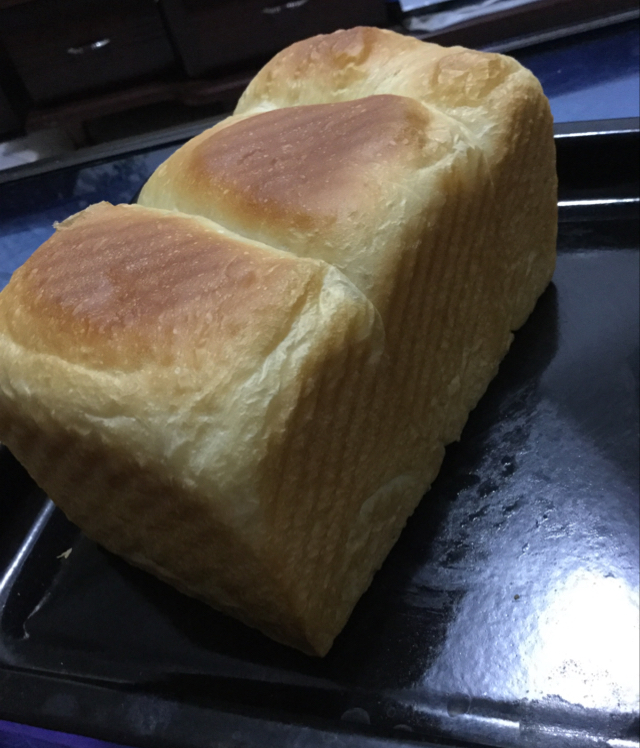 吐司面包（详解制作—手工揉面全过程）