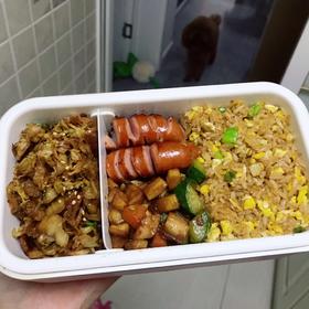 充满着食物香气的树洞洞