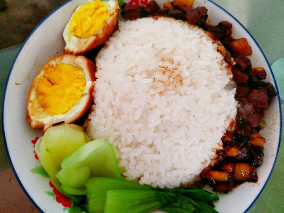 台式卤肉饭