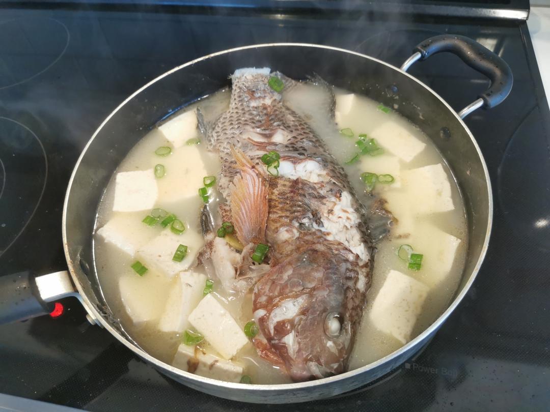 厨师长教你：“鲫鱼豆腐汤”的家常做法，满满的烹饪原理