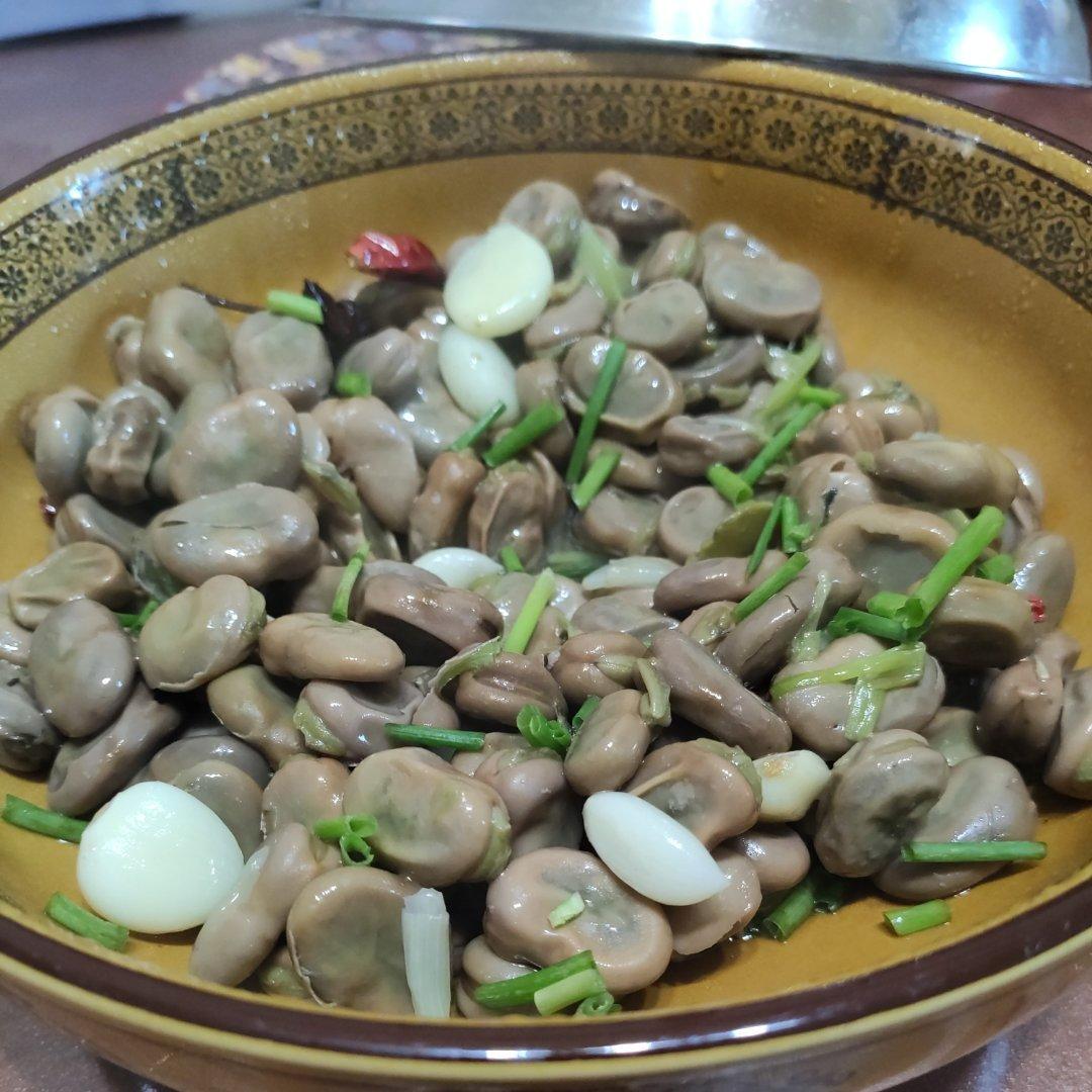 油焖蚕豆