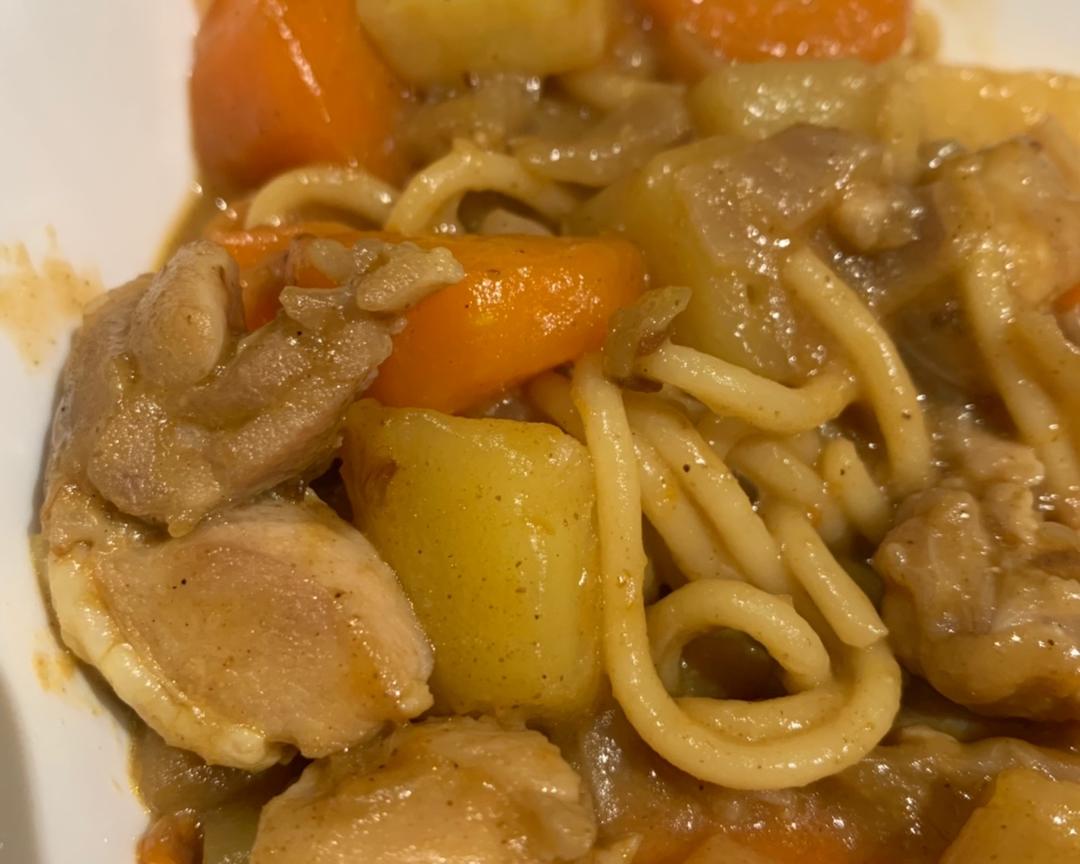 咖喱鸡意面