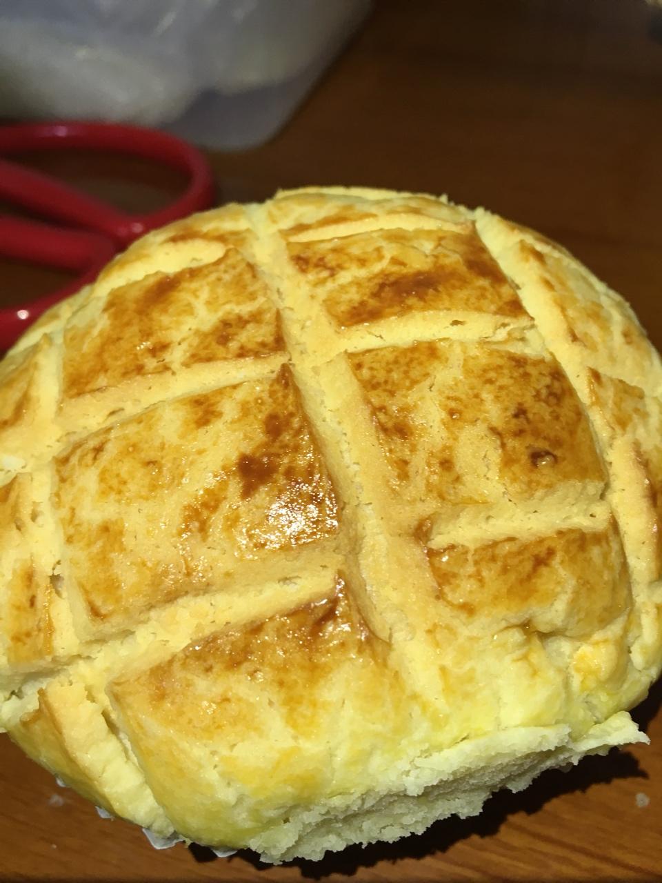 好吃到炸裂的港式菠萝包（附带制作酥皮的小视频）