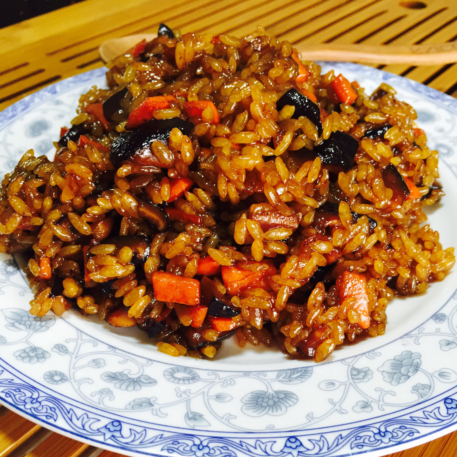 栀子花开呀开呀开做的香菇肉丁油饭香菇肉丁油饭炒饭首页登录注册作品