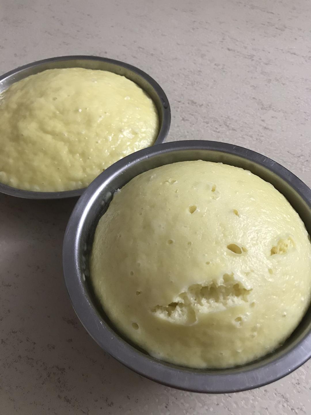 两个鸡蛋一碗面 全程手不粘面 轻松搞定小碗蒸发糕 蓬松煊软 比面包好吃