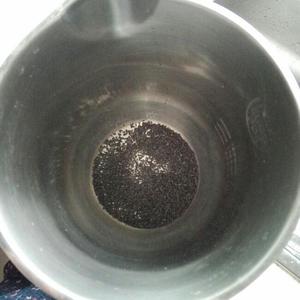 香浓黑芝麻糊——极简豆浆机版的做法 步骤1