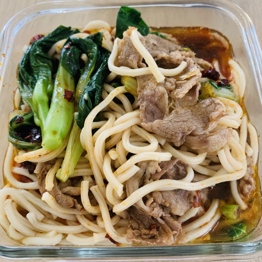 酸爽到不敢想象的浇汤肥牛面