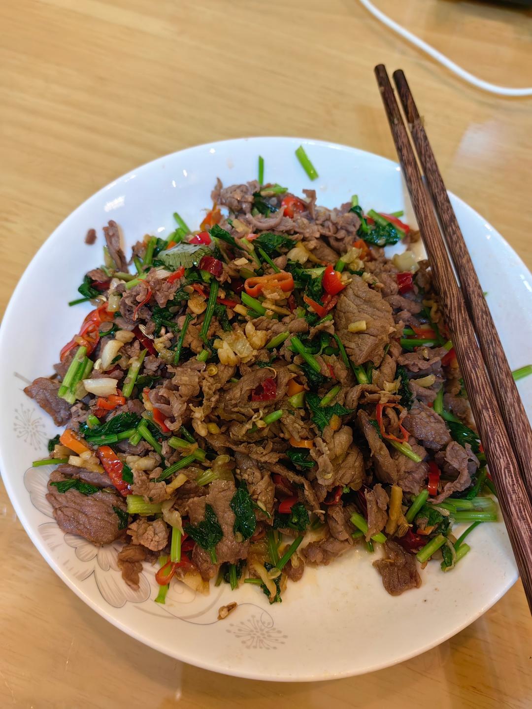 小炒牛肉（肉嫩味香）
