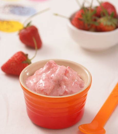 草莓优酪冰激凌