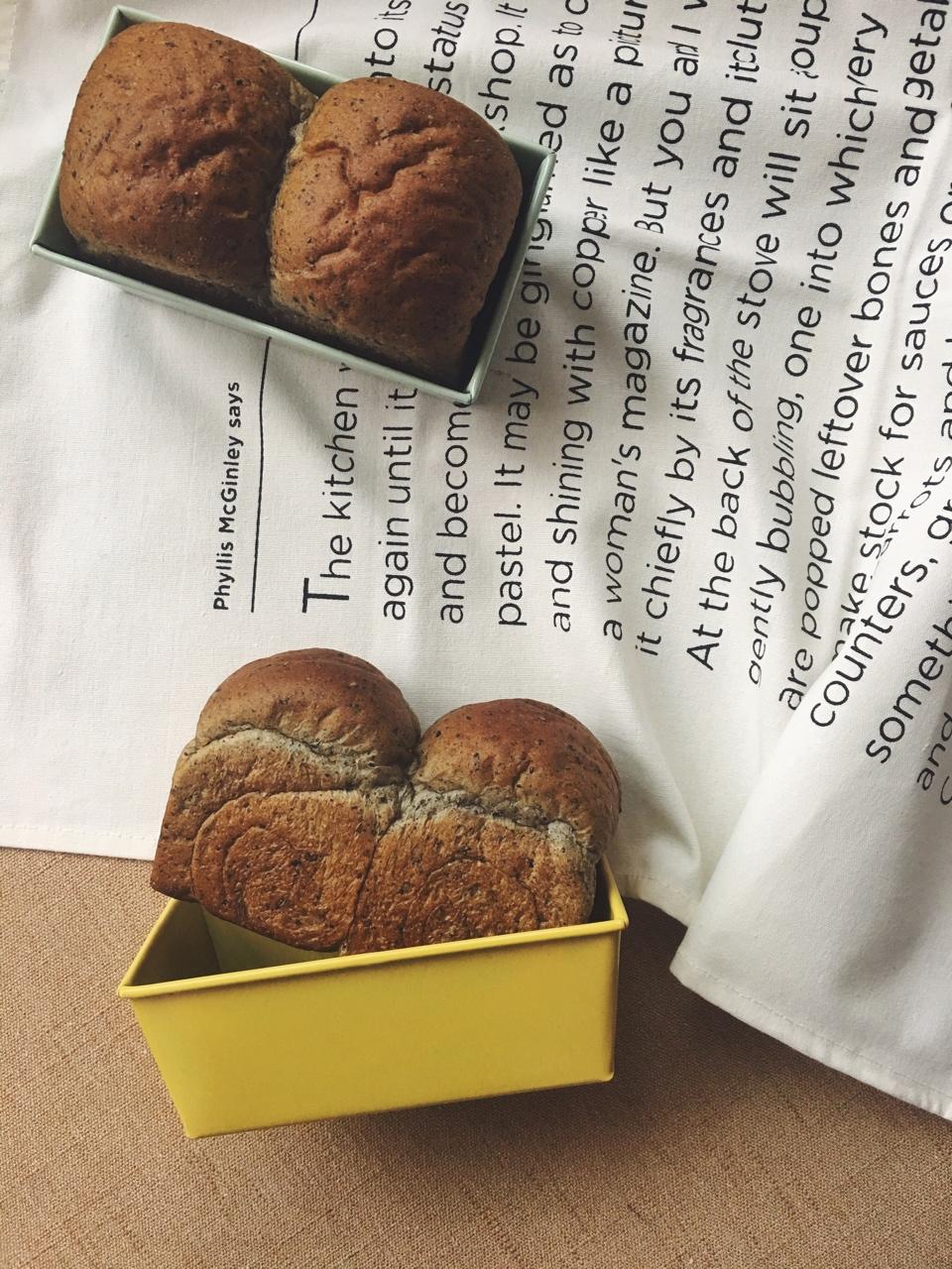 营养丰富的黑芝麻小吐司