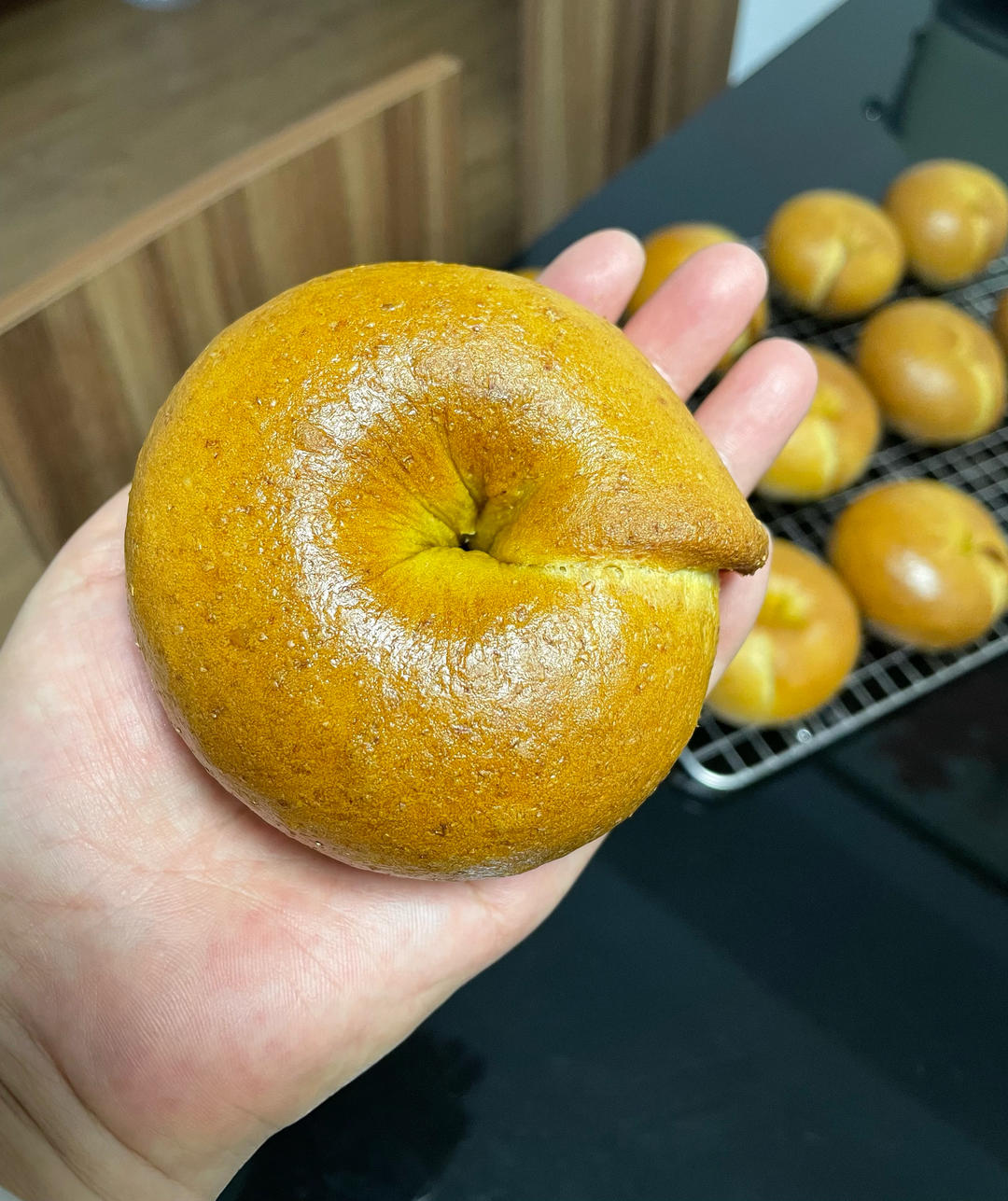 低卡饱腹，超简单但超~好吃的无油糖南瓜全麦贝果