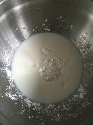 椰丝牛奶小方--椰浆版的做法 步骤2