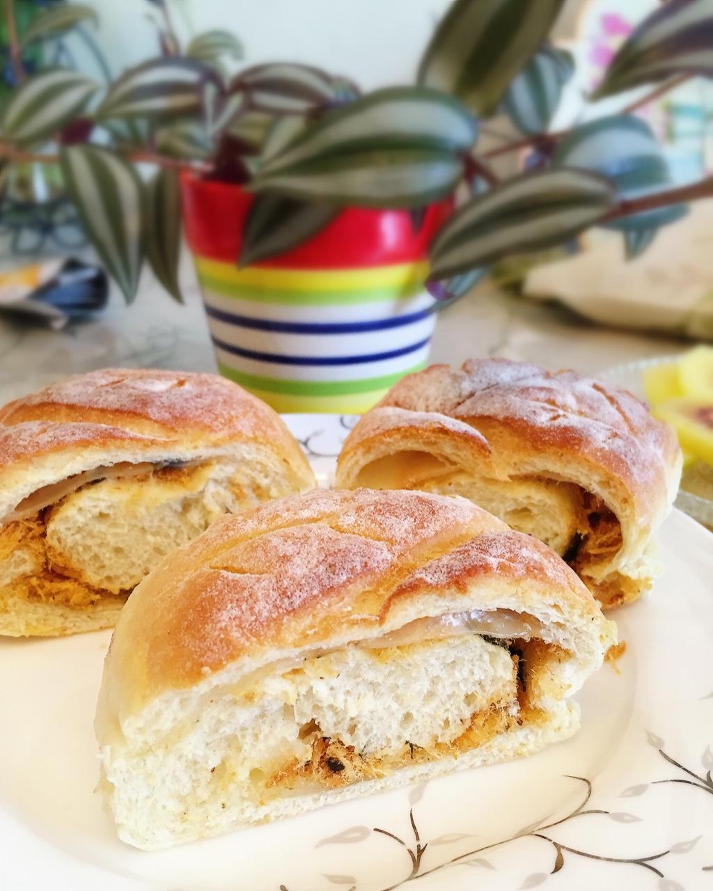 红豆/肉松麻薯软欧面包+石榴茶【曼食慢语】