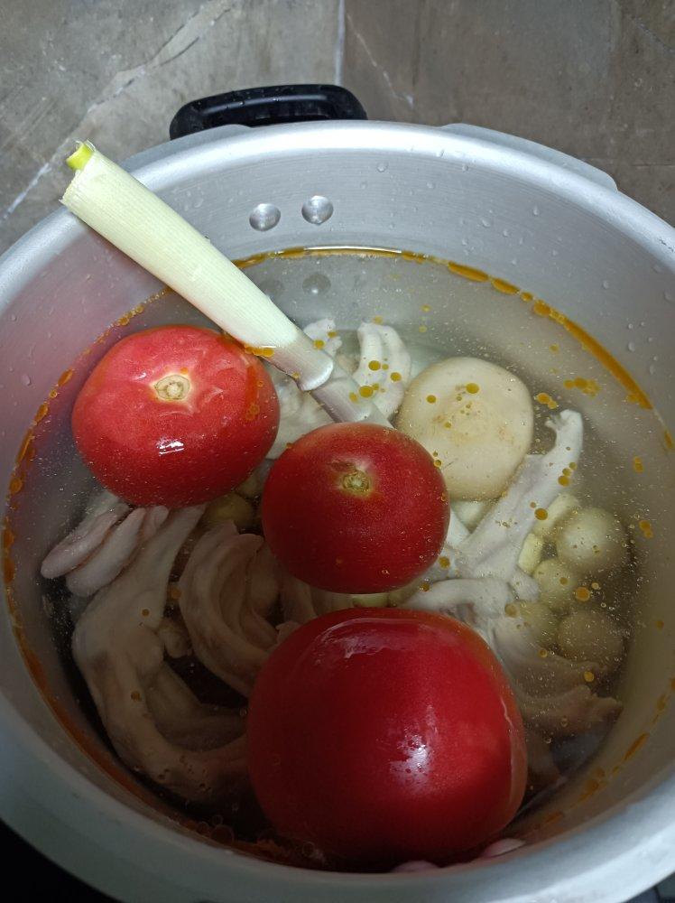 萝卜比鸭好吃的酸萝卜老鸭汤（也可以作为火锅底料呢）