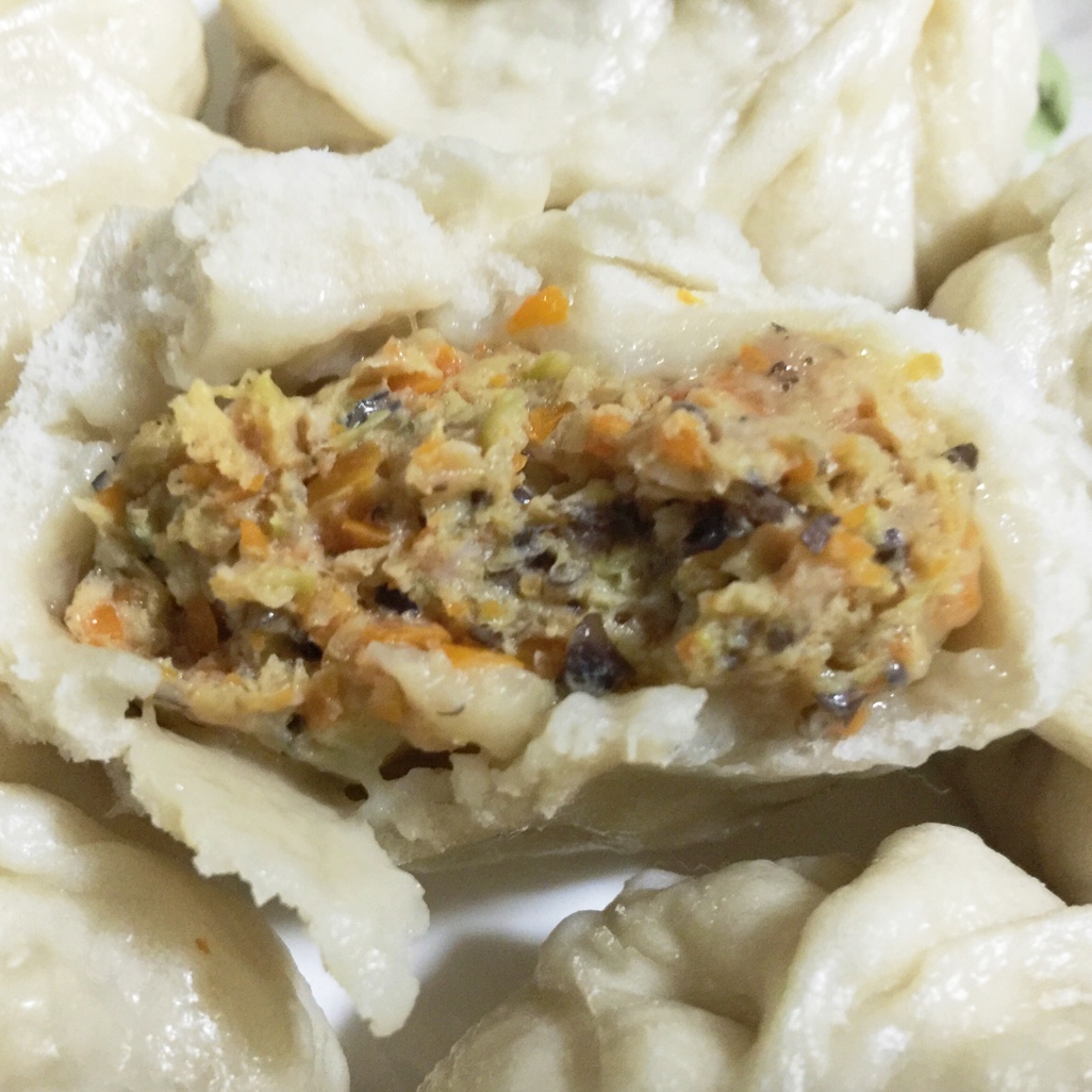 胡萝卜木耳猪肉包子
