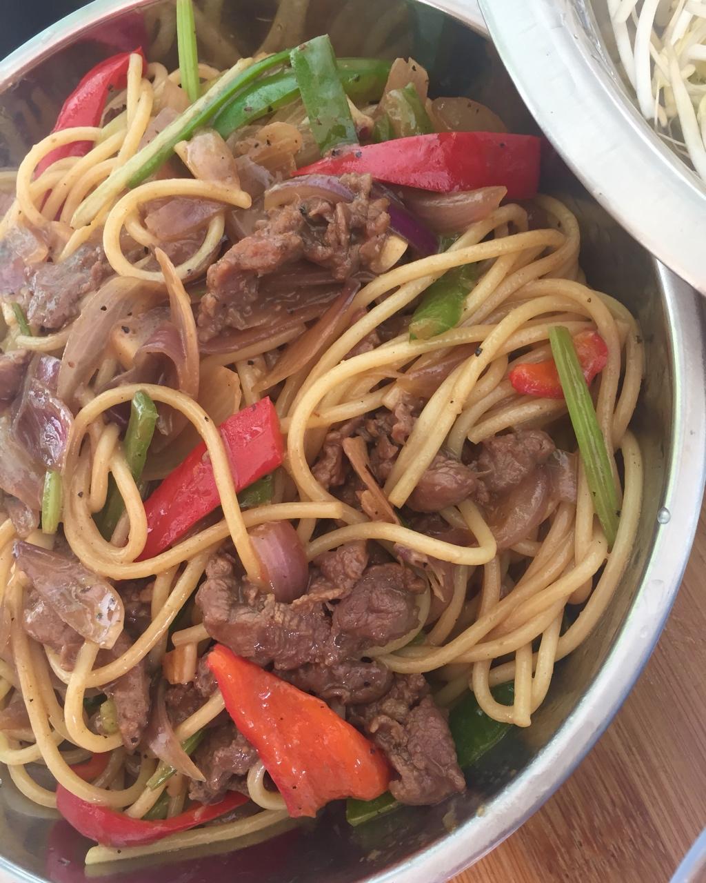 黑椒鸡丝意面
