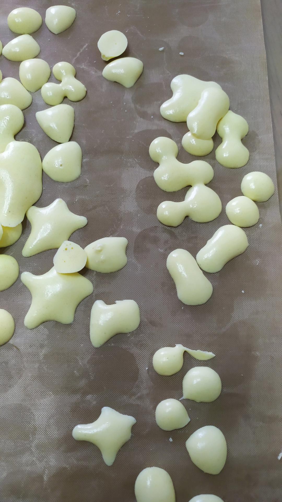 入口即化的无添加蛋黄溶豆