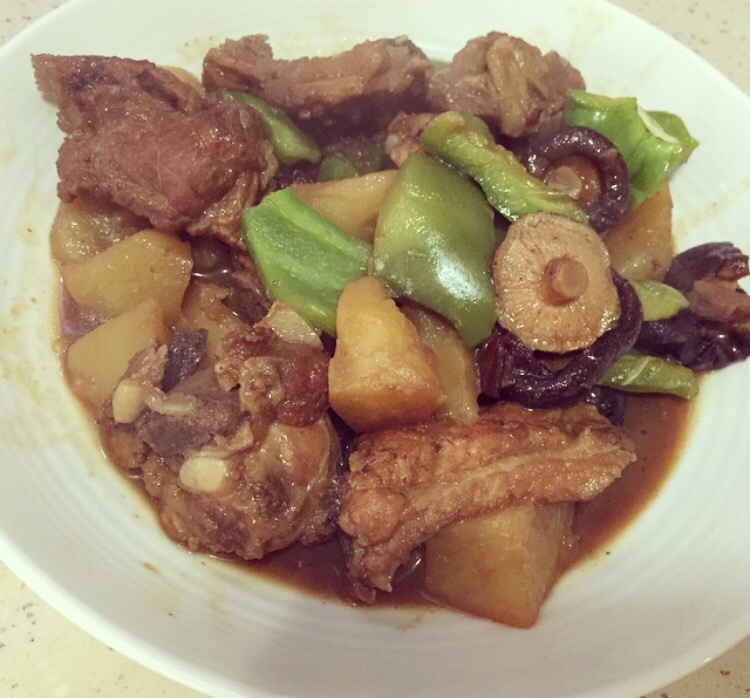 土豆炖排骨