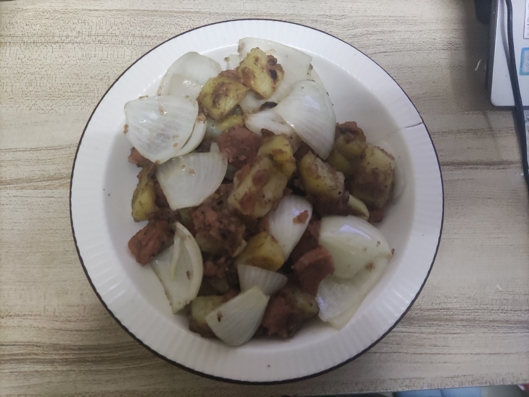 午餐肉烧土豆
