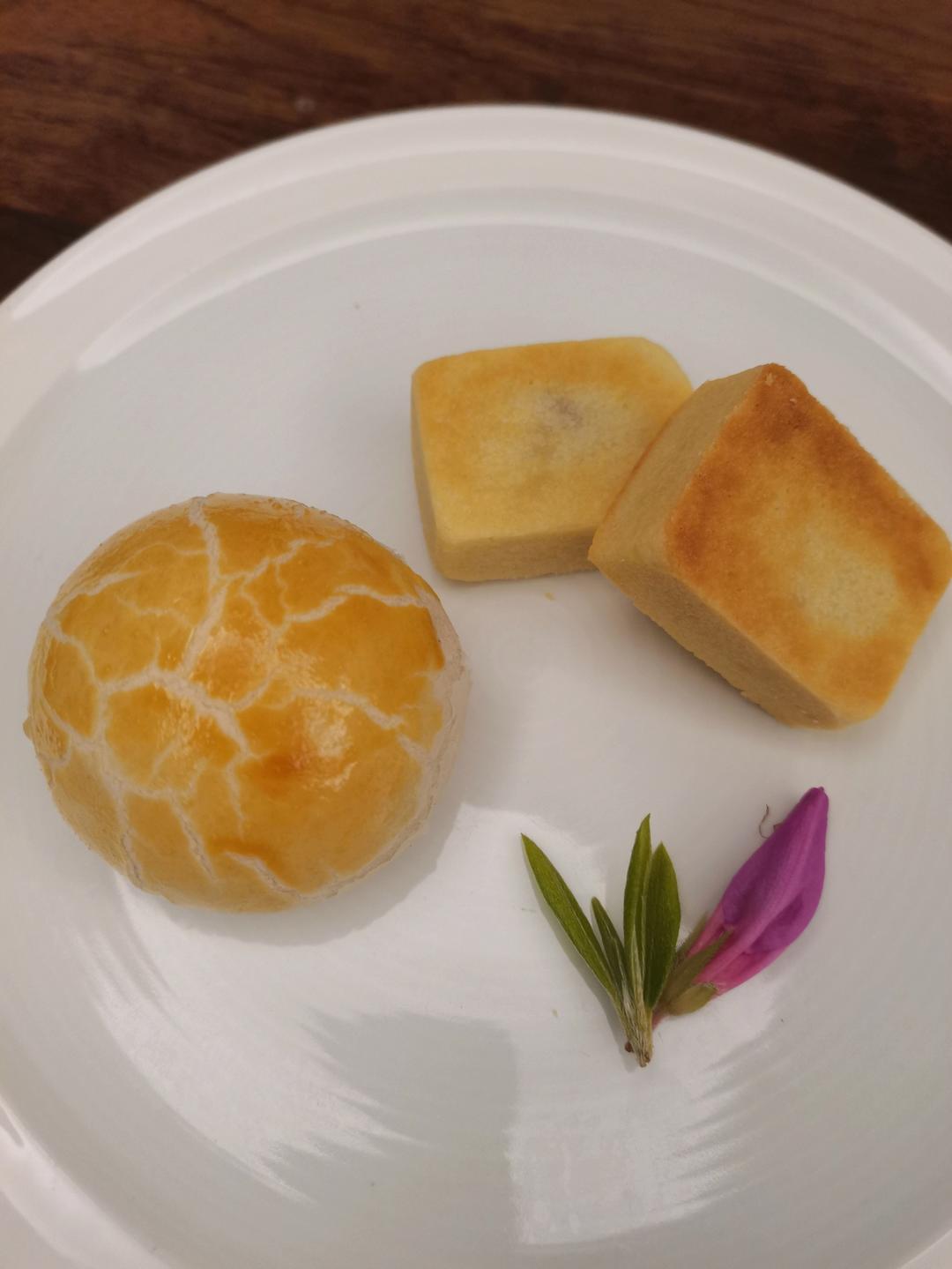 蛋黄酥