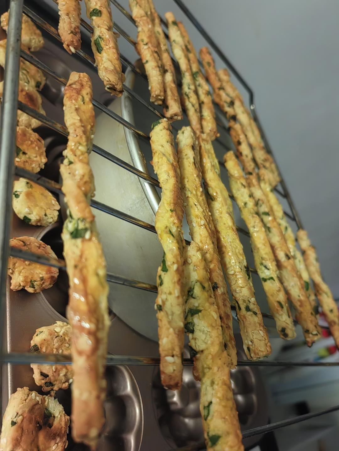 #低油低糖小零食# 葱香椒盐阿拉棒