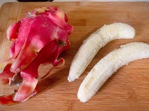 润肠最佳小能手✌️香蕉火龙果奶昔的做法 步骤1