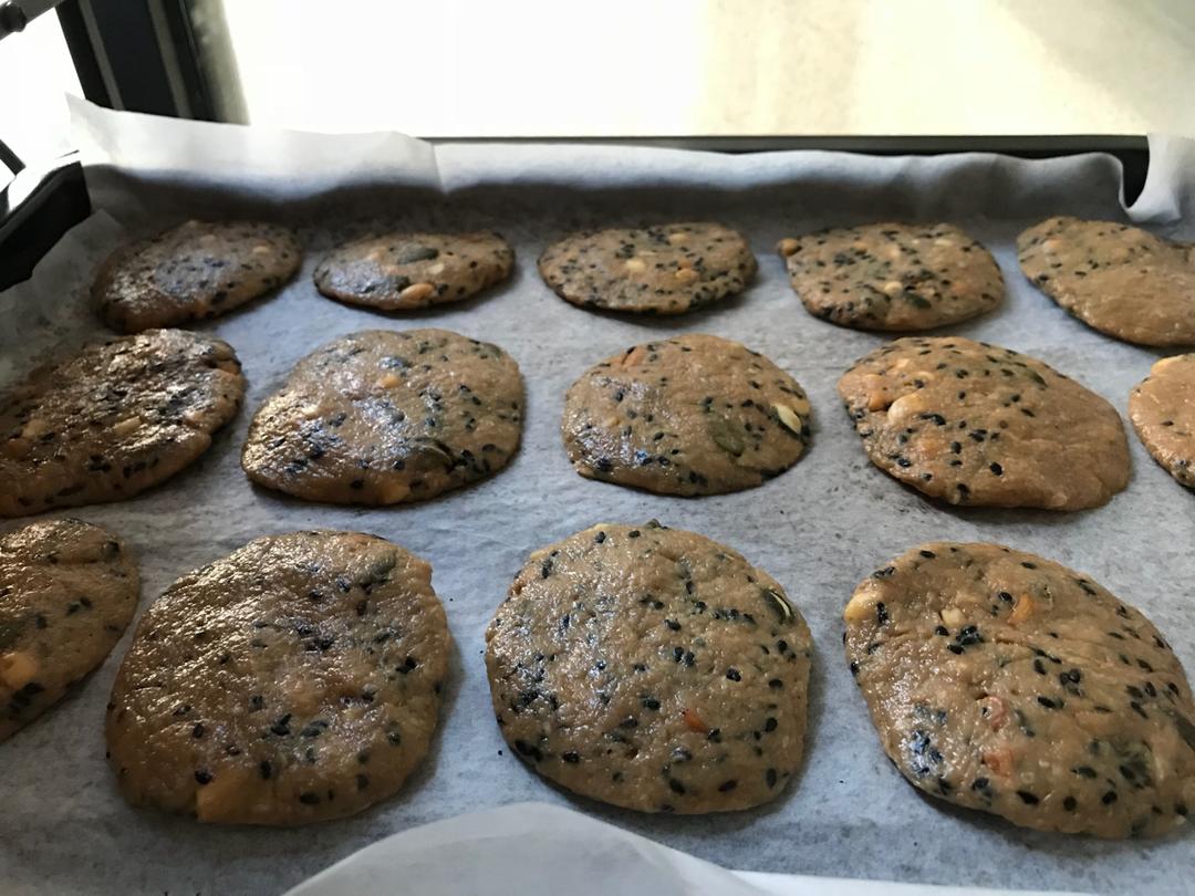 素食:有机燕麦芝麻大饼干