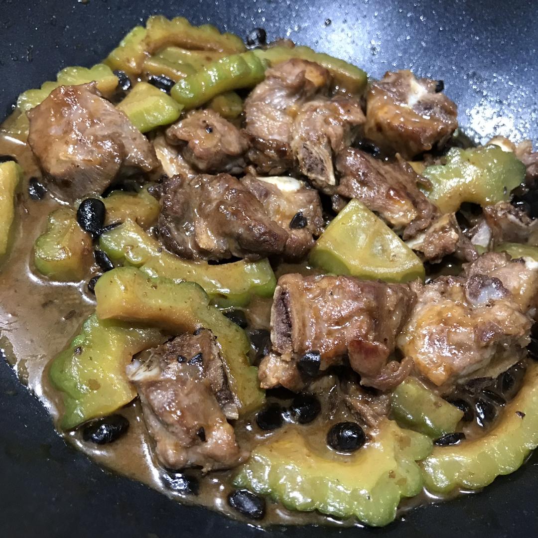 苦瓜焖排骨