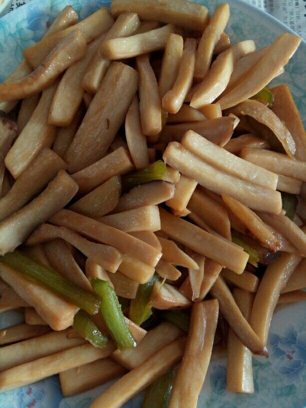 青椒素炒杏鲍菇