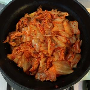 辣白菜排骨煲(铸铁珐琅锅不加水版)的做法 步骤11